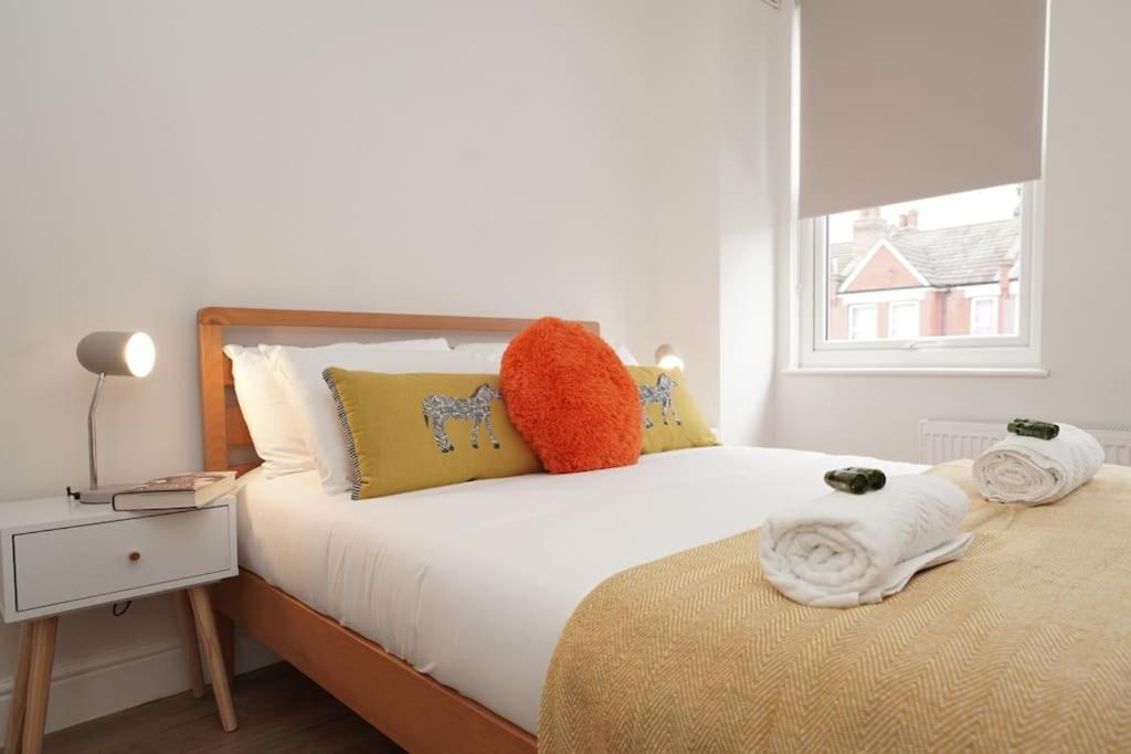 Newly Renovated Modern 4 Bed 3 Bath Apartment London Eksteriør bilde