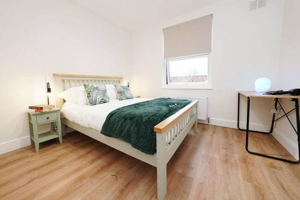 Newly Renovated Modern 4 Bed 3 Bath Apartment London Eksteriør bilde