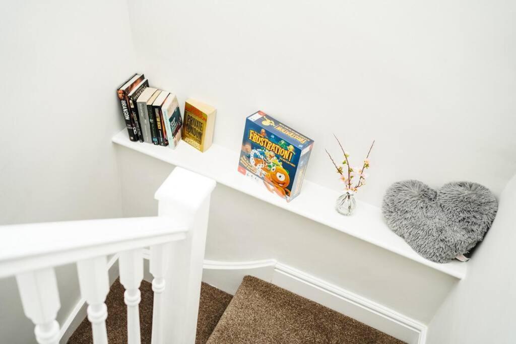 Newly Renovated Modern 4 Bed 3 Bath Apartment London Eksteriør bilde