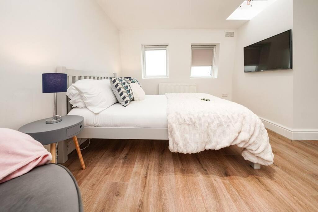 Newly Renovated Modern 4 Bed 3 Bath Apartment London Eksteriør bilde