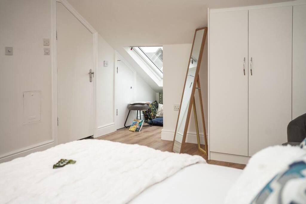 Newly Renovated Modern 4 Bed 3 Bath Apartment London Eksteriør bilde