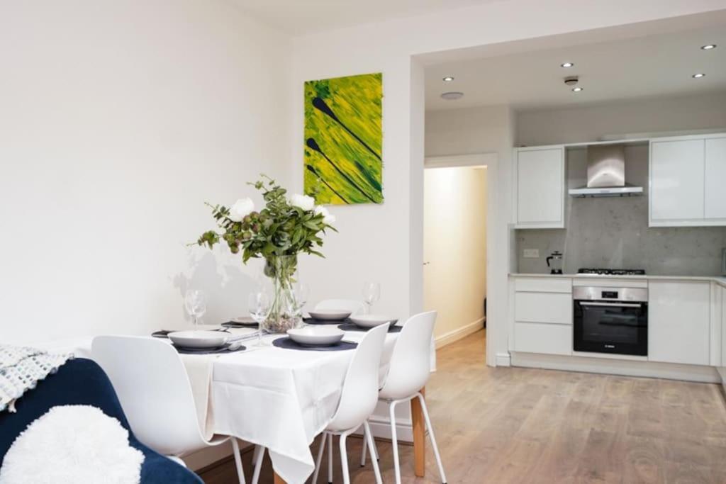 Newly Renovated Modern 4 Bed 3 Bath Apartment London Eksteriør bilde