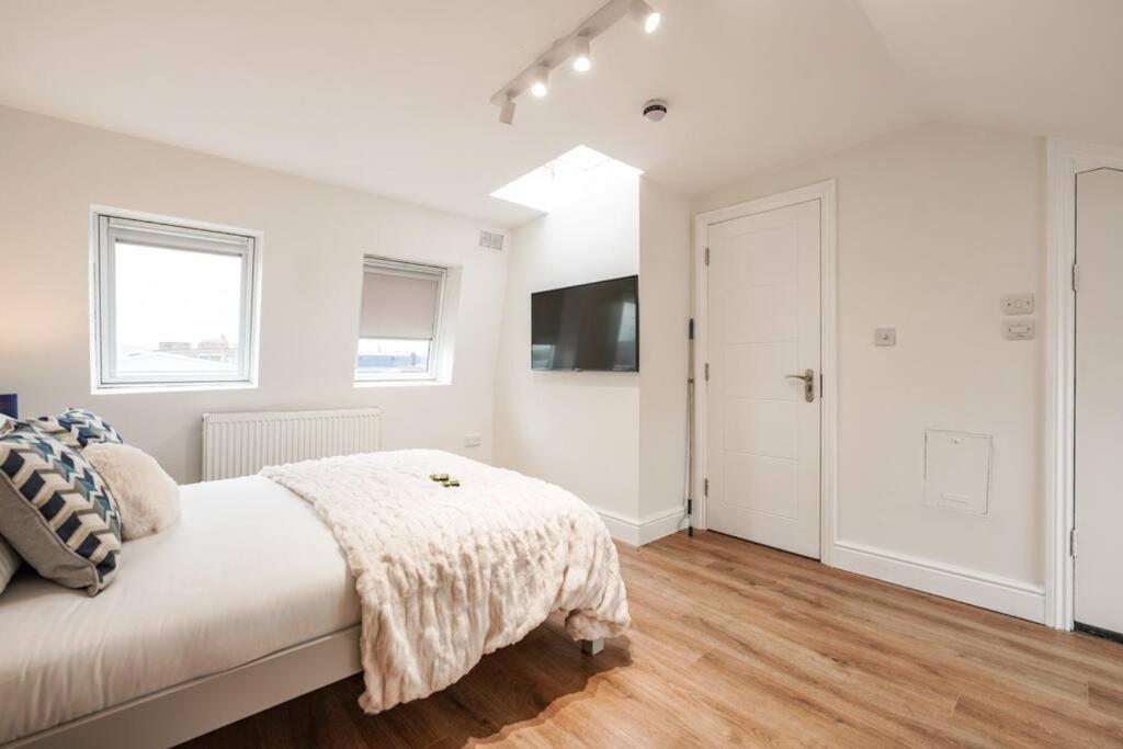 Newly Renovated Modern 4 Bed 3 Bath Apartment London Eksteriør bilde