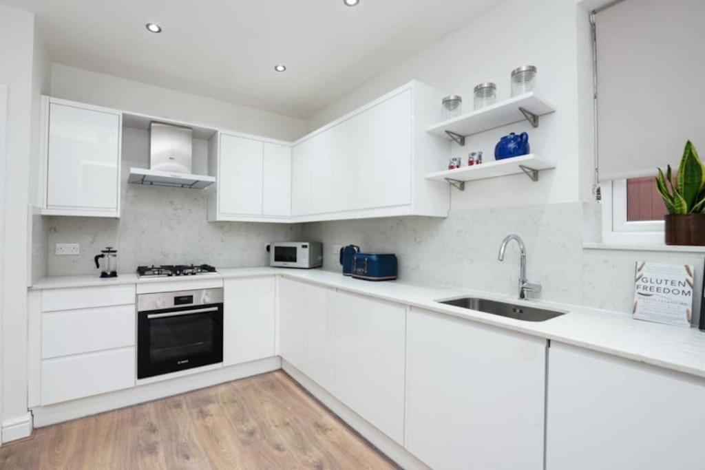 Newly Renovated Modern 4 Bed 3 Bath Apartment London Eksteriør bilde